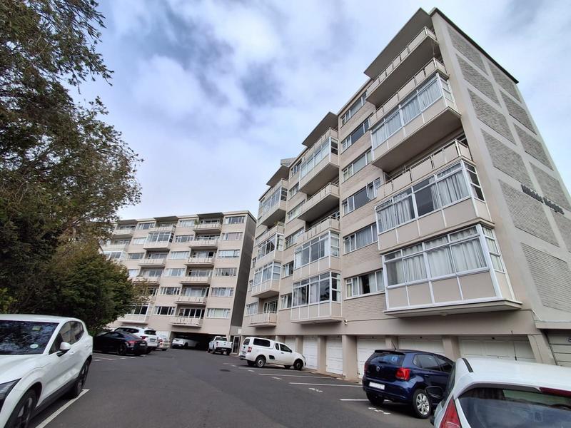 2 Bedroom Property for Sale in Green Point Western Cape